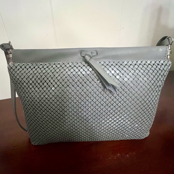 Whiting & Davis Purse Vintage 1980s gray metal mesh faux leather strap trim - Picture 3 of 12